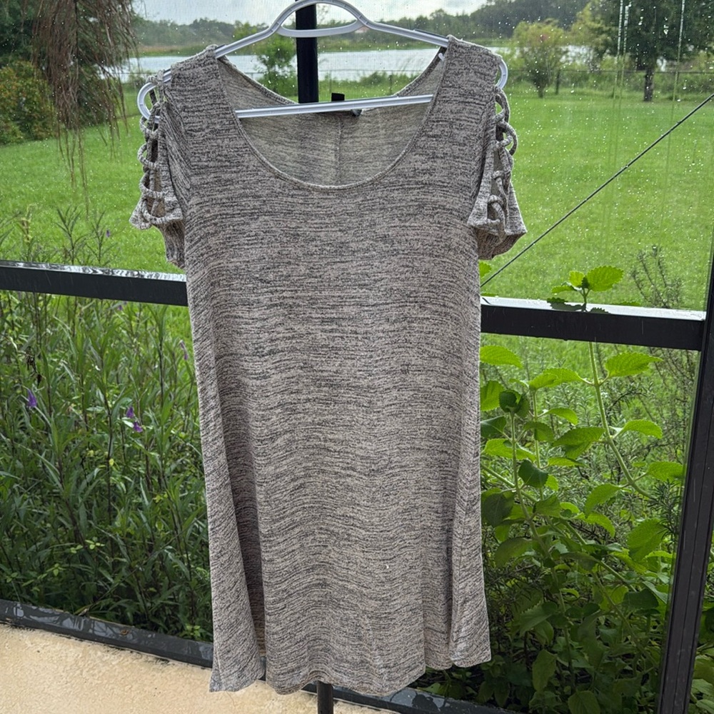 NAÏF fall Brown/tan short sleeve light weight knit dress with cut out sleeves